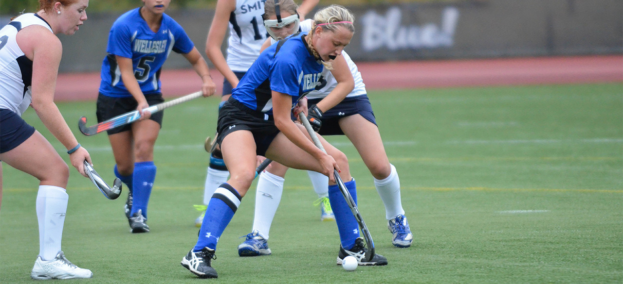 Wellesley Blue Season Celebrates a Winning Spring Season Wellesley Field Hockey Player Natalie Gruet '15
