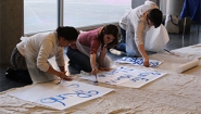 Scream Tunnel Preparations Underway for 2016 Boston Marathon Wellesley students create signs for the 2016 Boston Marathon Scream Tunnel