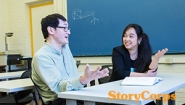 StoryCorps: Xi Xi ’17 and Professor Stanley Chang StoryCorps interview subjects Xi Xi ’17 and Professor Stanley Chang converse in a Wellesley classroom