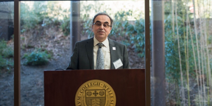 Wellesley Professor Tells the Washington Post: Users, not Internet Search Engines, Create Bias in Elections P. Takis Metaxas