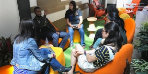 A Wellesley Student’s Discovery of Her Disability Opens a Dialogue on Diversity and Inclusion in Computer Science Jessica Abramson ’19 participates in a discussion with other Lime Scholars at Google