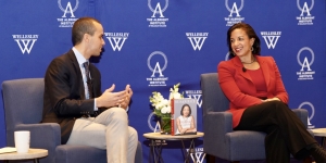 Ambassador Susan Rice Reflects on Political and Personal Lessons Learned at Albright Institute Wintersession Susan Rice talks to a Wellesley professor in front of a blue backdrop