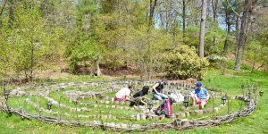 Wellesley Welcomes Spring at the Labyrinth Students work to spruce up the labyrinth on campus.