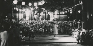 Eight Great Wellesley Traditions Wellesley alumnae sing on the steps of Houghton Memorial Chapel (no date).