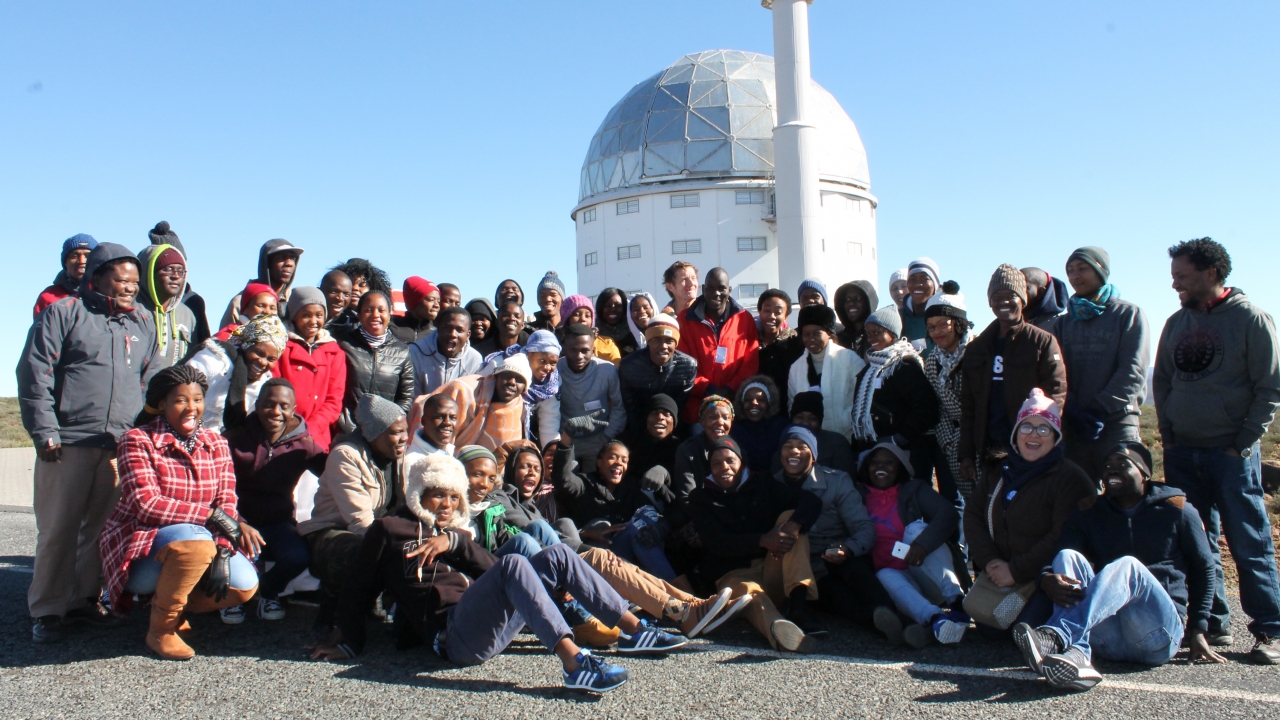 Lucia Perez ’14 with students from the Winter School